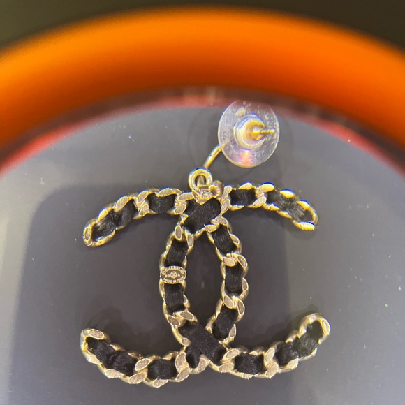 Chanel Chain Link Dangle Earrings - Picture 3 of 3